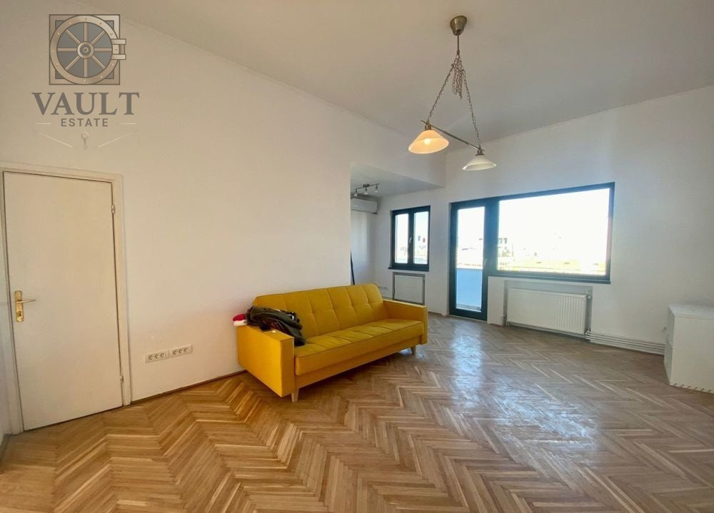 Apartament 3 camere - Decomandat / Langa Universitate