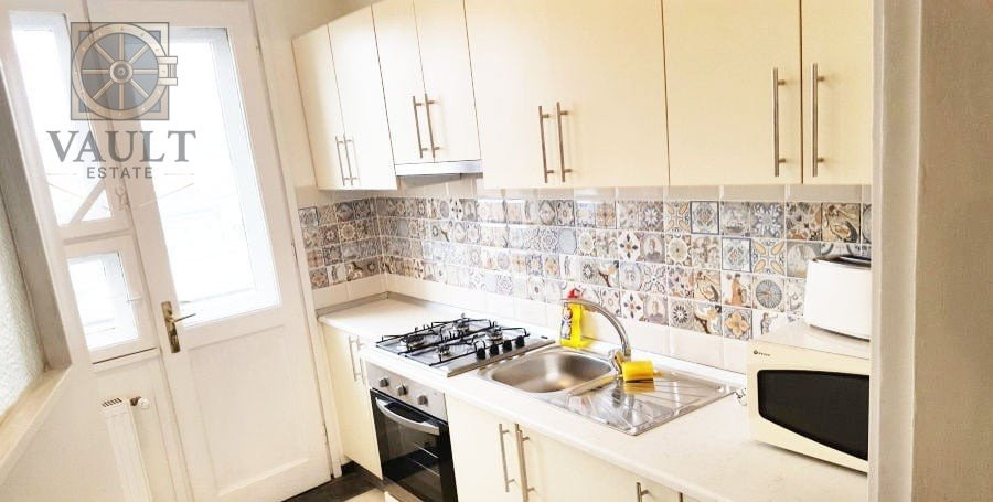 Apartament 3 camere - Decomandat / Langa Universitate