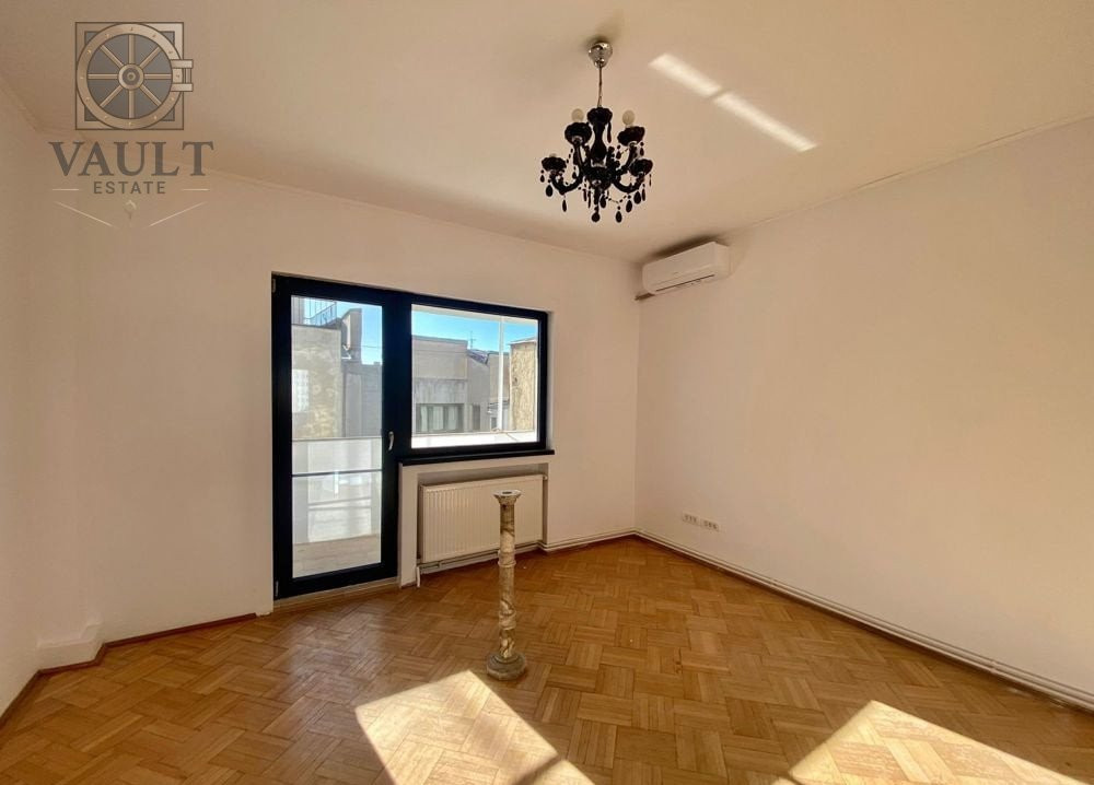 Apartament 3 camere - Decomandat / Langa Universitate