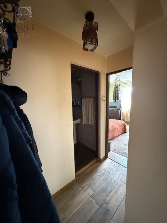 3 camere-Decomandat-70mp-Piata Resita