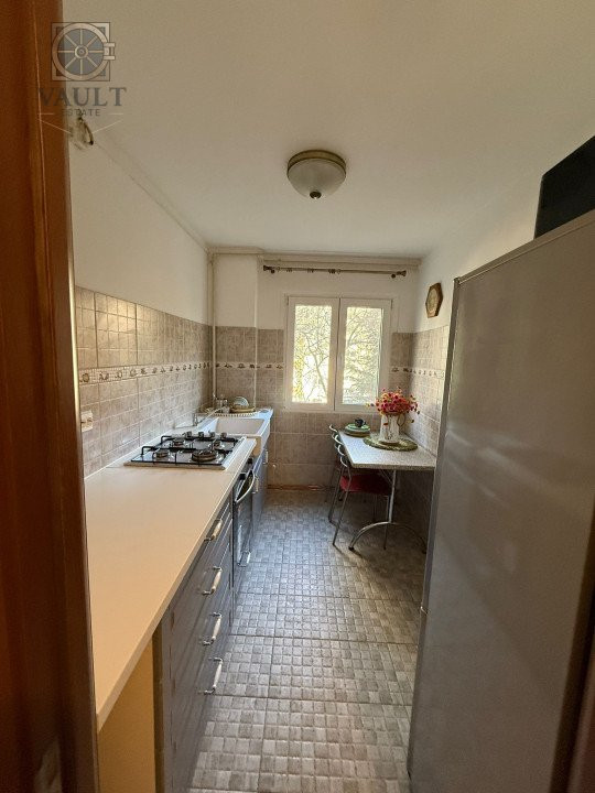 Apartament 3 camere - Centrala Proprie -Alexandru Obregia
