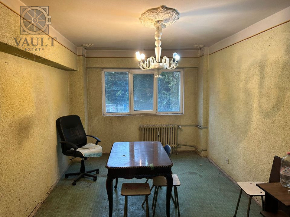 Apartament 4 camere - decomandat - DE RENOVAT -Brancoveanu