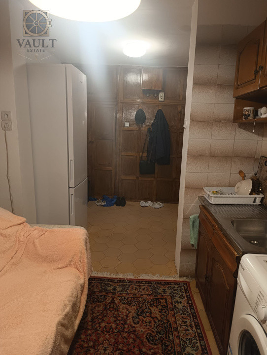 APARTAMENT 3 CAMERE SEMIDECOMANDAT - BD. BASARABIA/ METROU COSTIN GIORGIAN