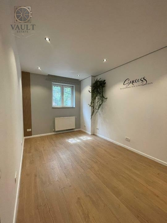 Apartament 3 camere - Loc de parca / Terasa / Piata Victoriei