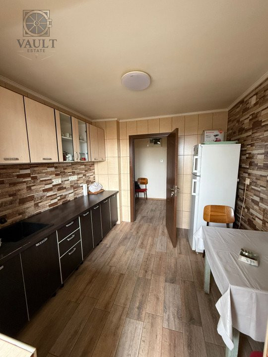 3 camere-Decomandat-70mp-Piata Resita