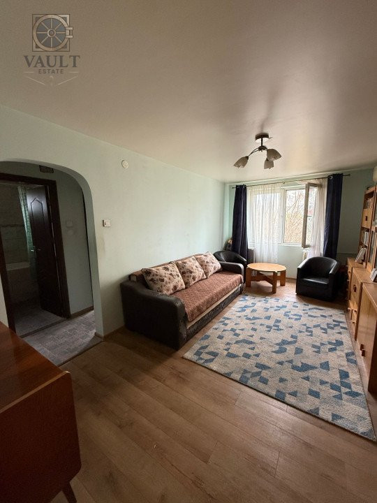 3 camere-Decomandat-70mp-Piata Resita