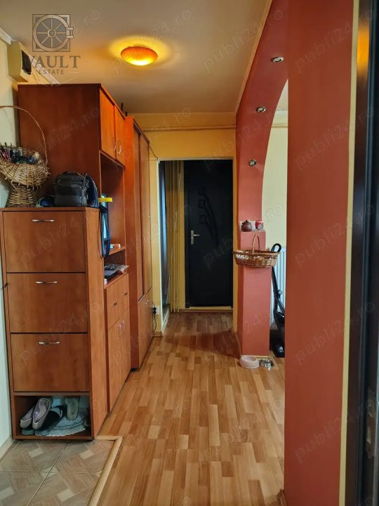 APARTAMENT 2 CAMERE-RAHOVA-BARCA-CENTRALA-DECOMANDAT