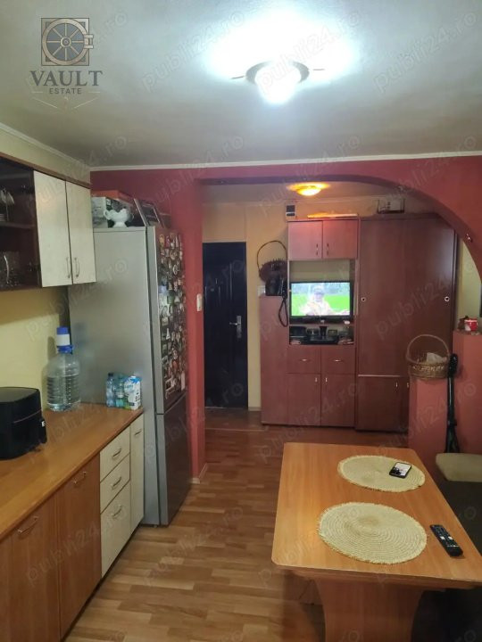 APARTAMENT 2 CAMERE-RAHOVA-BARCA-CENTRALA-DECOMANDAT