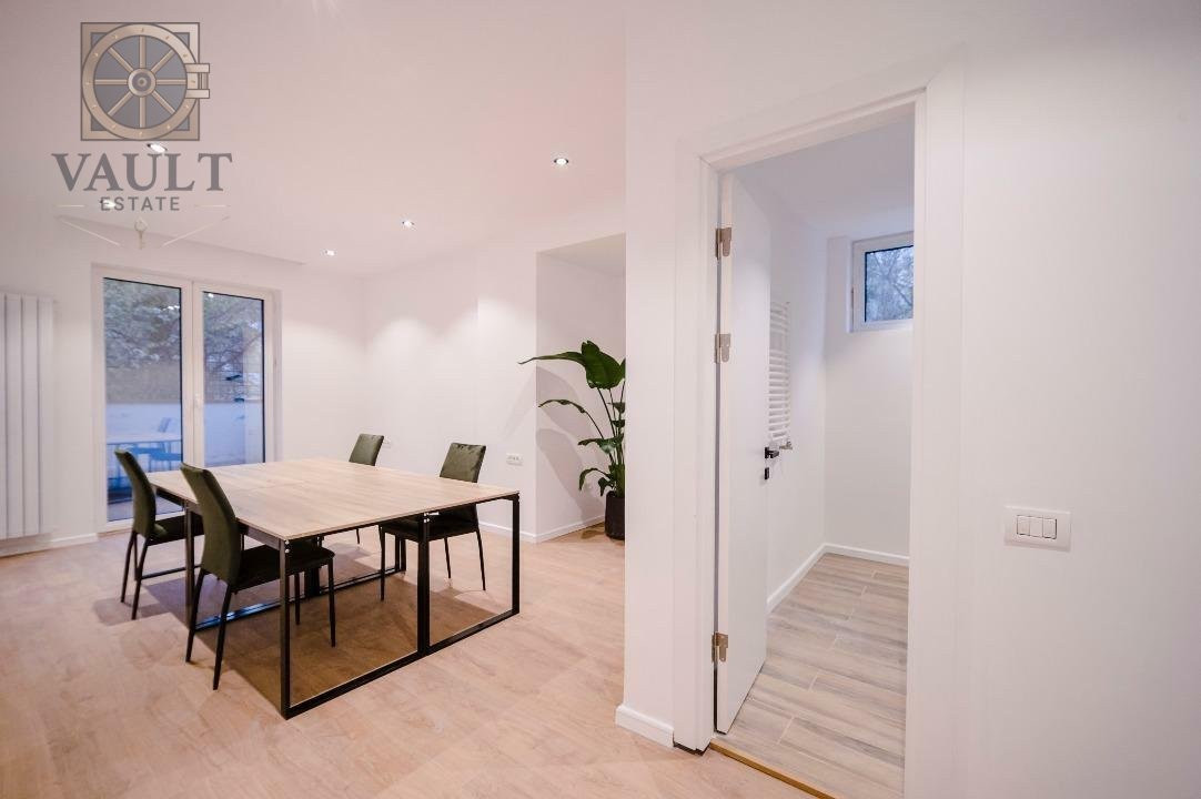 Apartament 4 camere - Loc de parcare / Terasa / Piata Victoriei