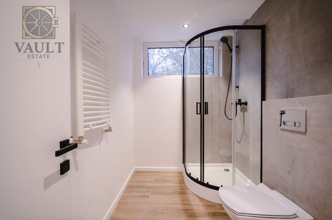 Apartament 4 camere - Loc de parcare / Terasa / Piata Victoriei