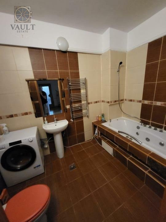 APARTAMENT 3 CAMERE-STRAULESTI