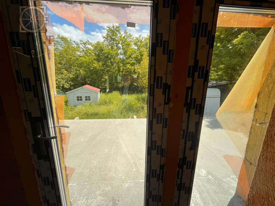 Casa individuala in Snagov, curte 900mp, la rosu 