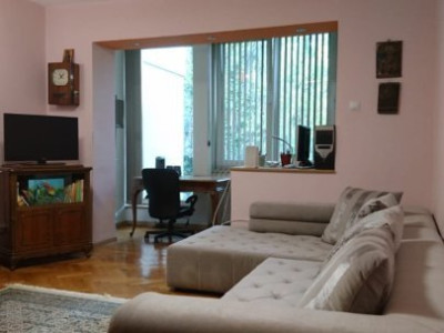 Apartament 3 camere in Vila cu Garaj Pajura