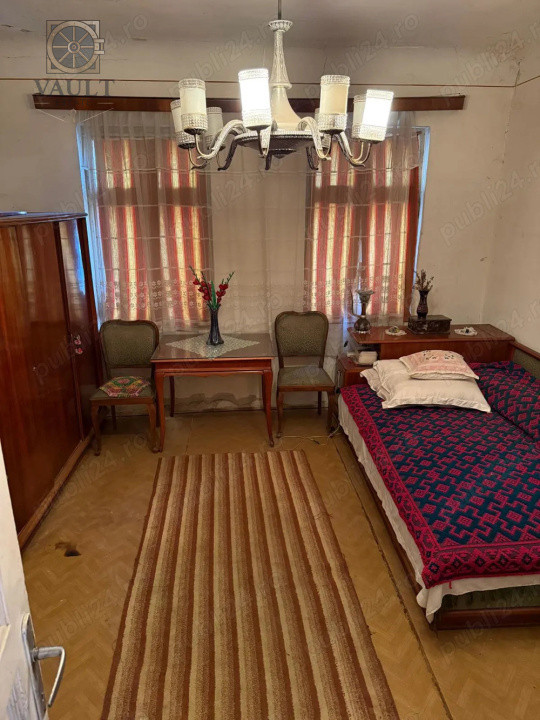 Casă cu 5 camere + curte proprie –  la 3 minute de metrou Piața Muncii