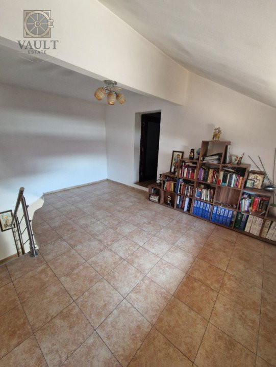 Casa cu 5 camere - Alexandriei