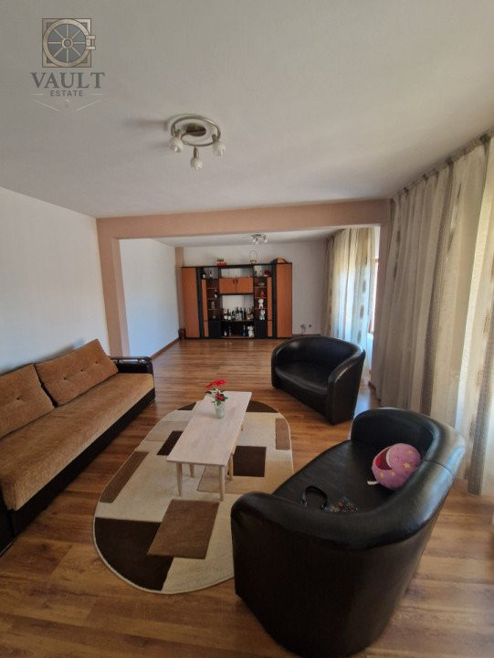 Casa cu 5 camere - Alexandriei