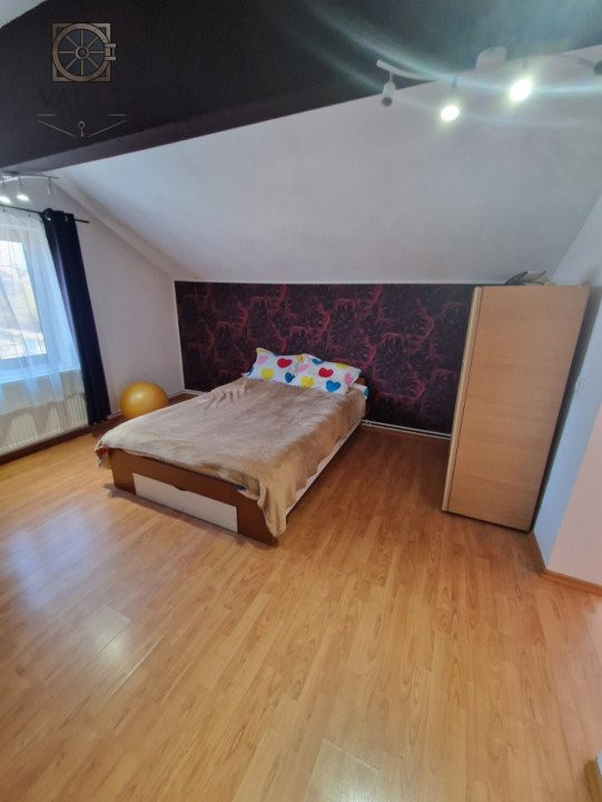 Casa cu 5 camere - Alexandriei