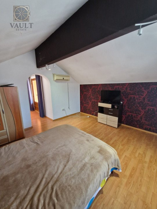 Casa cu 5 camere - Alexandriei