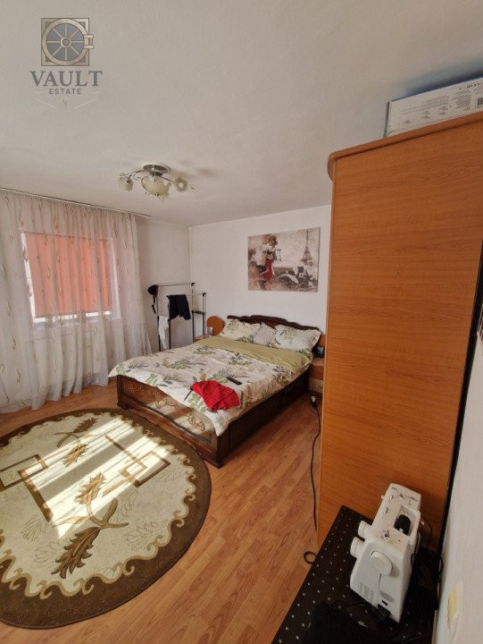 Casa cu 5 camere - Alexandriei