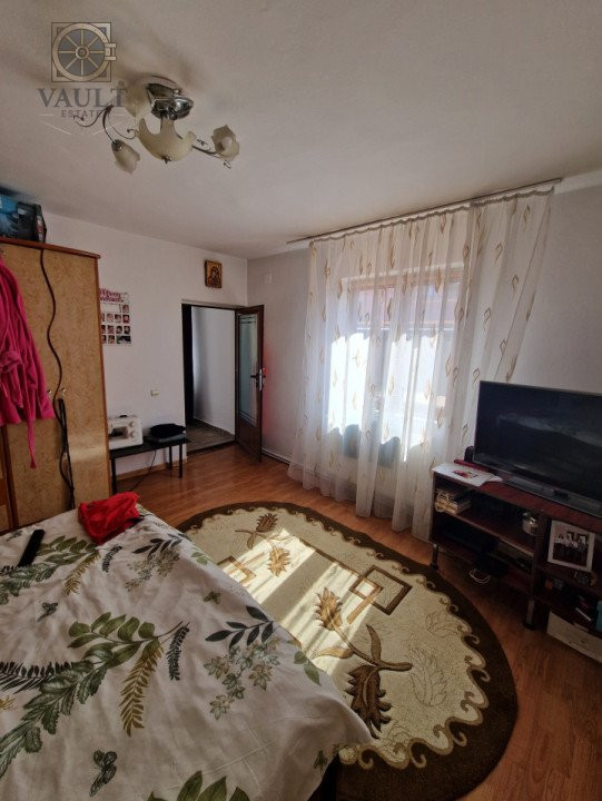 Casa cu 5 camere - Alexandriei