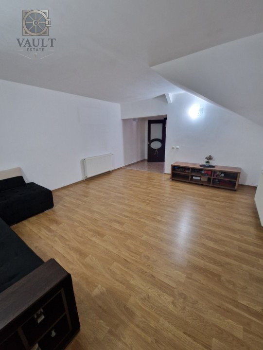 Casa cu 5 camere - Alexandriei