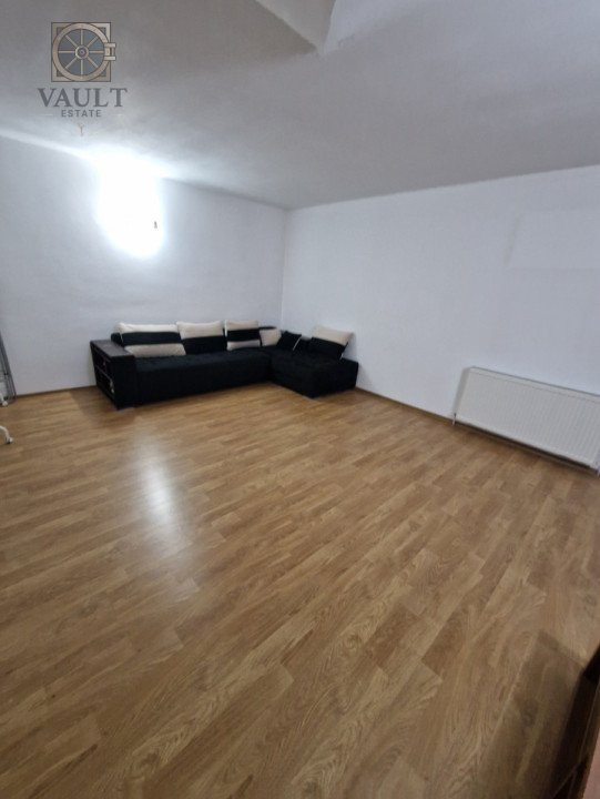 Casa cu 5 camere - Alexandriei