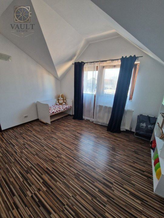 Casa cu 5 camere - Alexandriei