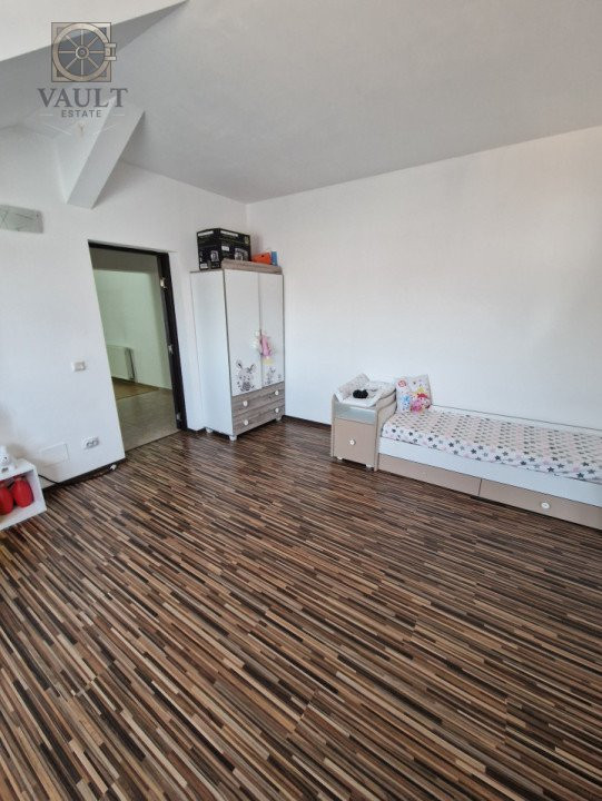 Casa cu 5 camere - Alexandriei