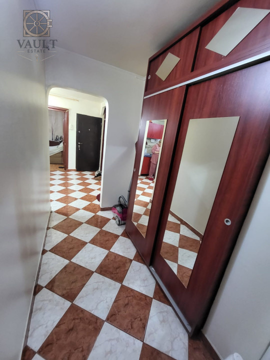 APARTAMENT 3 CAMERE-RAHOVA-BUZOENI-CENTRALA-ETAJ 1-DECOMANDAT-CENTRALA