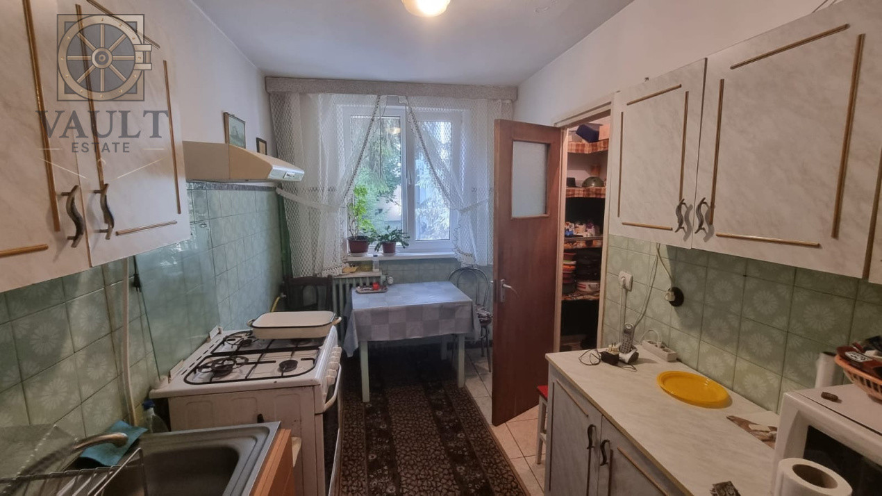 APARTAMENT 4 CAMERE-BULEVARDUL BRANCOVEANU-DECOMANDAT-2 BAI-REABILITAT