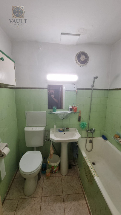 APARTAMENT 4 CAMERE-BULEVARDUL BRANCOVEANU-DECOMANDAT-2 BAI-REABILITAT